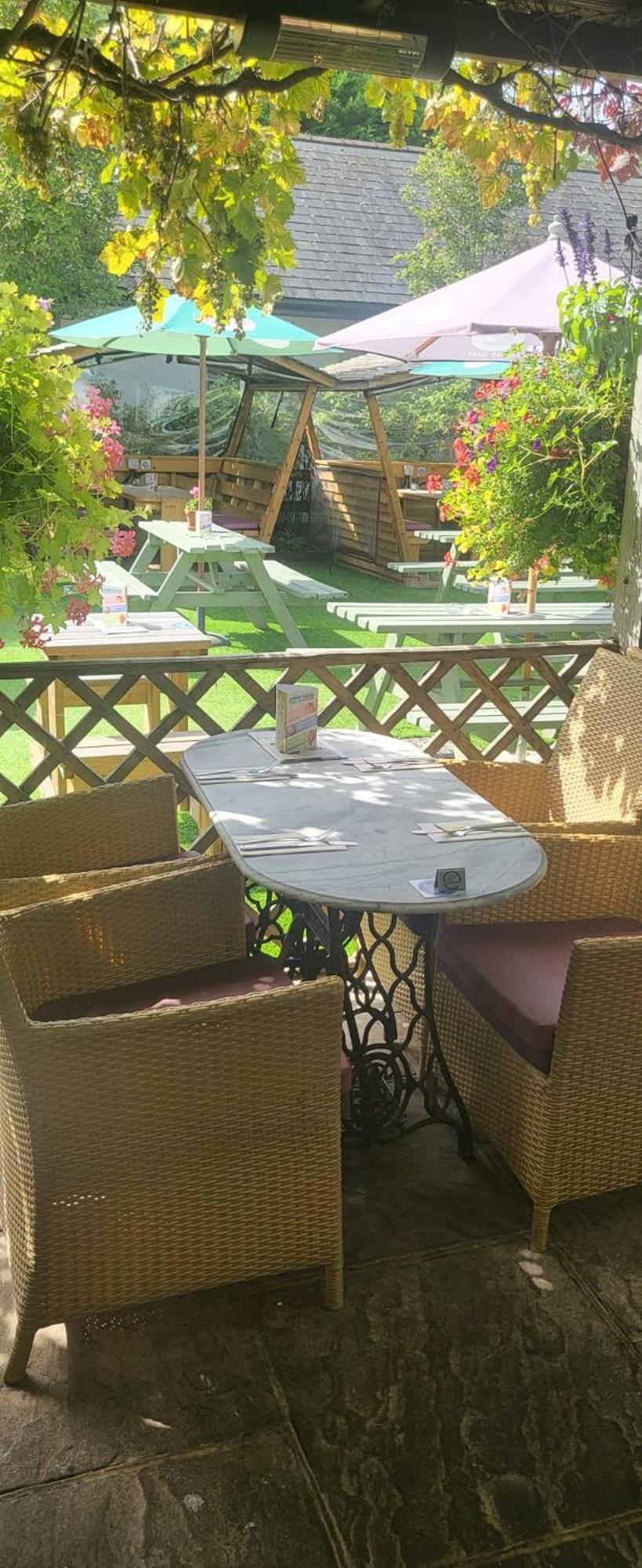 The Inn West End Уокинг Екстериор снимка