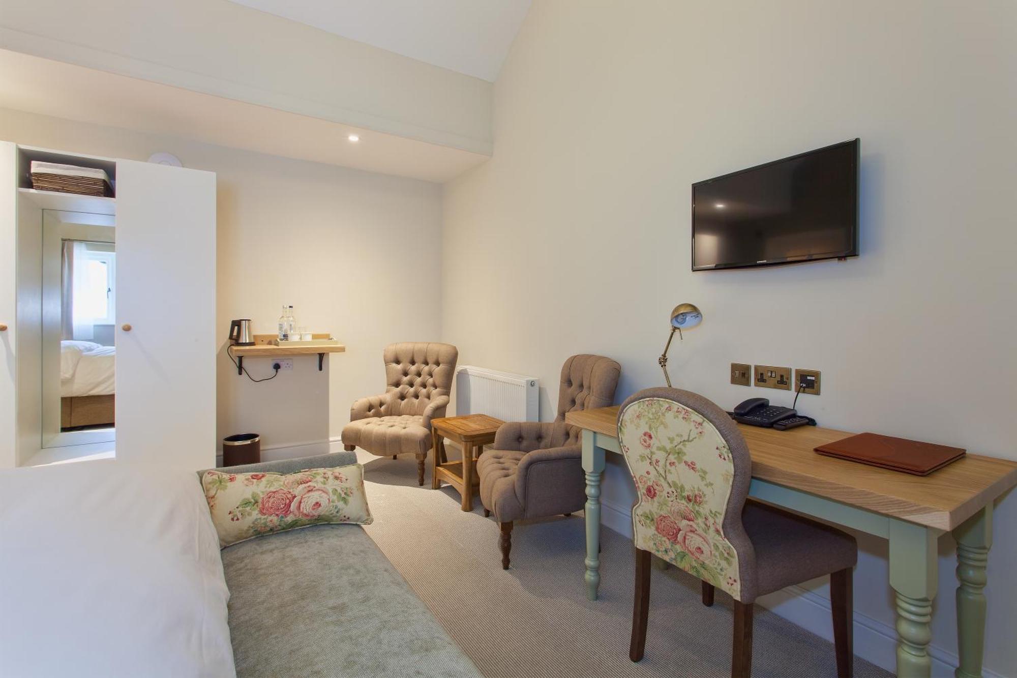 The Inn West End Уокинг Стая снимка