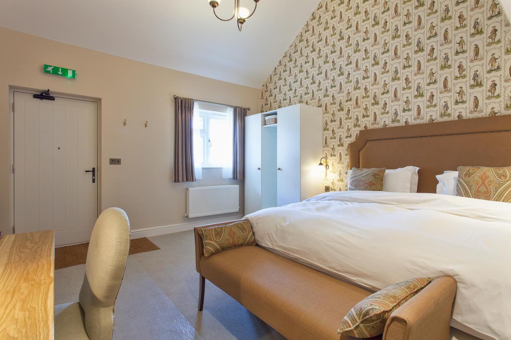 The Inn West End Уокинг Стая снимка