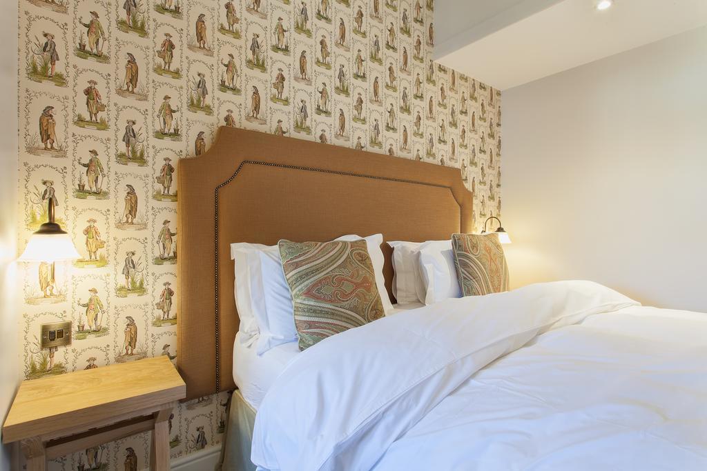 The Inn West End Уокинг Стая снимка