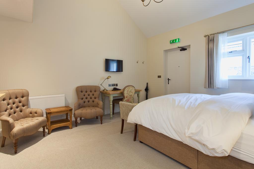 The Inn West End Уокинг Стая снимка
