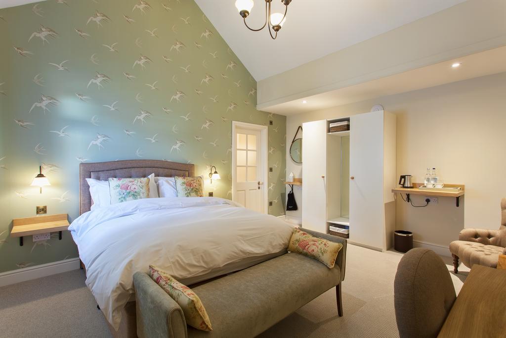 The Inn West End Уокинг Стая снимка
