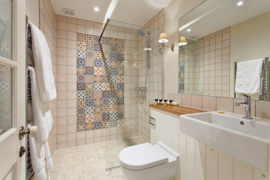 The Inn West End Уокинг Стая снимка