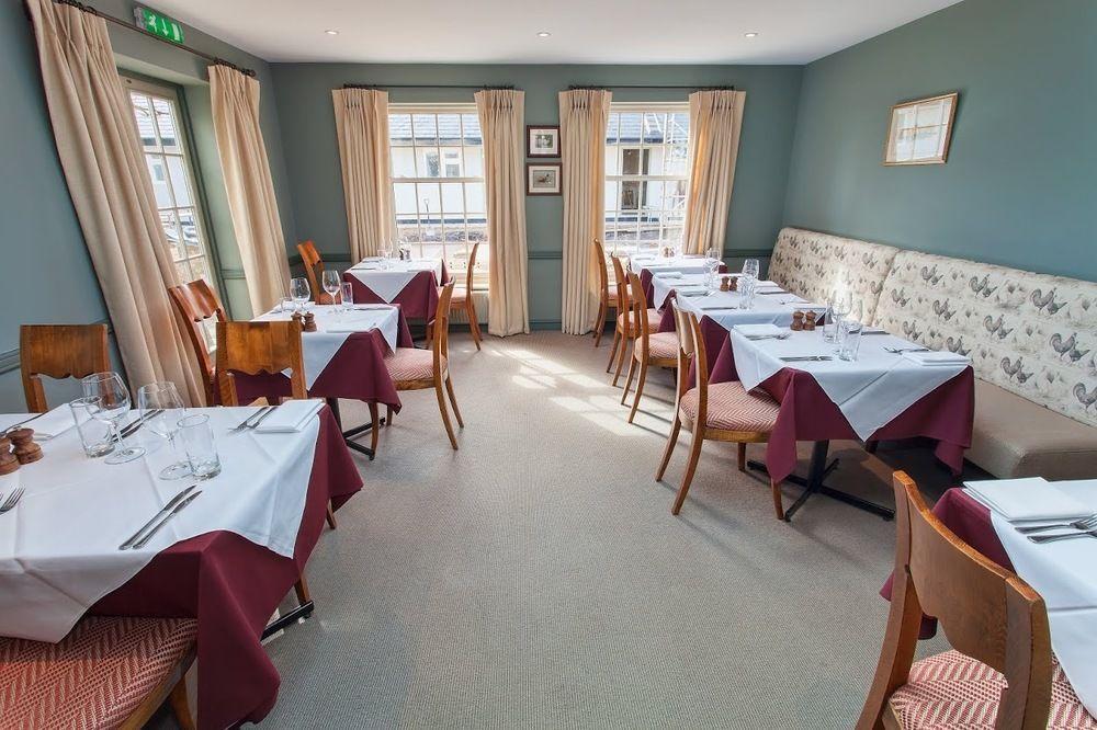 The Inn West End Уокинг Екстериор снимка