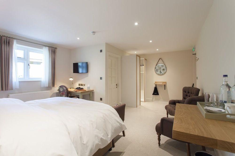 The Inn West End Уокинг Екстериор снимка