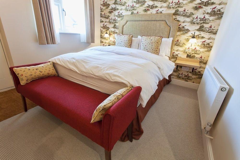 The Inn West End Уокинг Екстериор снимка