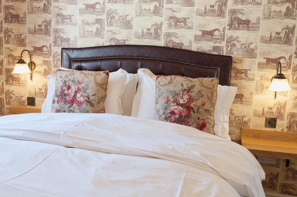 The Inn West End Уокинг Екстериор снимка
