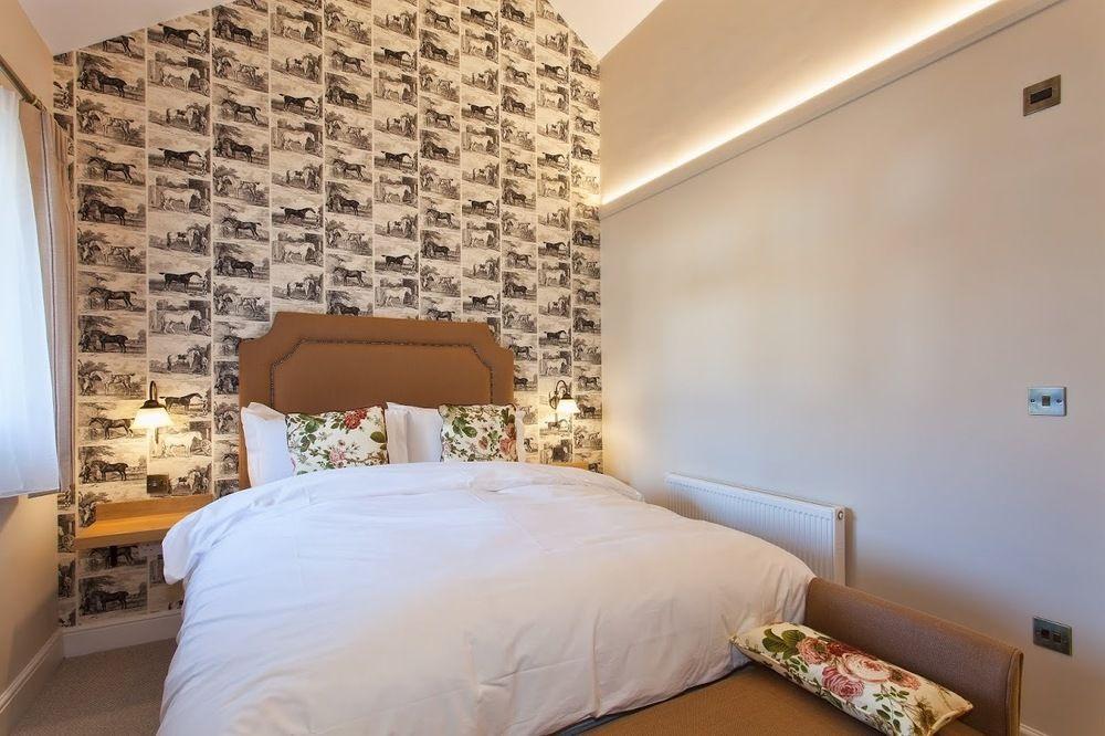 The Inn West End Уокинг Екстериор снимка
