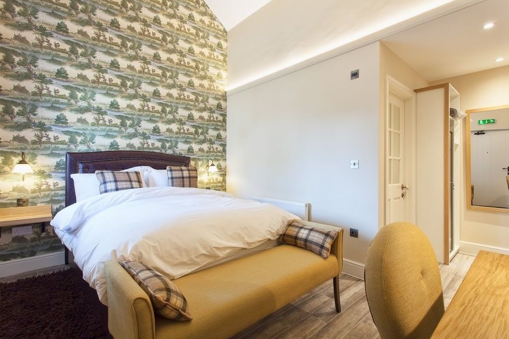 The Inn West End Уокинг Екстериор снимка